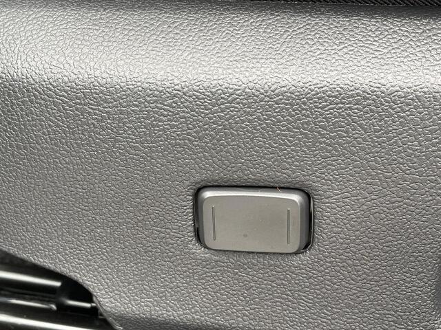 Toyota COROLLA Touring Sports Hybrid 140 Dynamic **STOELVERWARMING/ PARKEERSENSOREN VOOR EN ACHTER/ LENDENSTEUN/ KEYLESS**