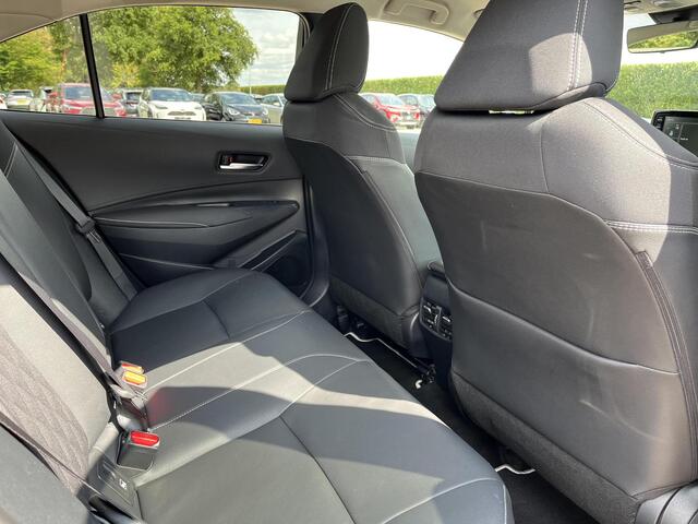 Toyota COROLLA Sedan 1.8 Hybrid Executive | Stoelverwarming | CarPlay | Android Auto