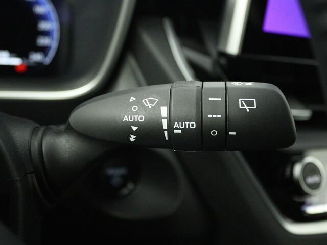 Toyota COROLLA Cross Hybrid 180 Executive | All-season banden | Treeplanken |