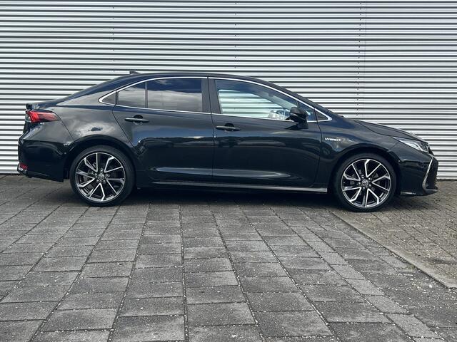 Toyota COROLLA 1.8 Hybrid Executive | Leder | LED | Dealer onderhouden |