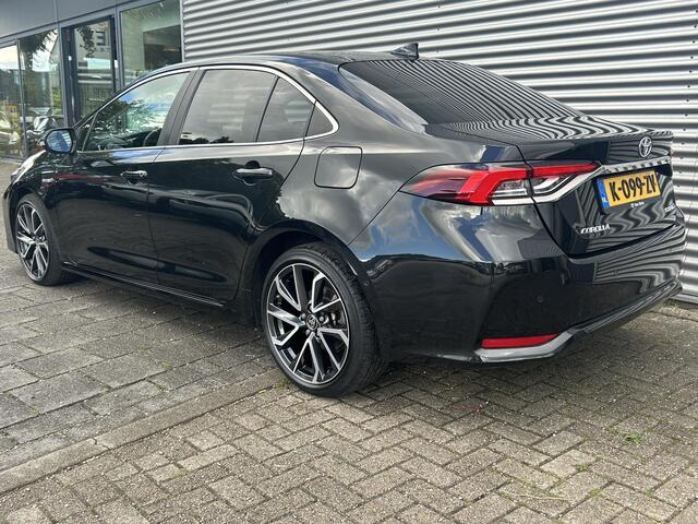 Toyota COROLLA 1.8 Hybrid Executive | Leder | LED | Dealer onderhouden |
