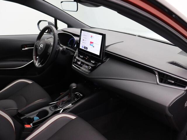 Toyota COROLLA Touring Sports Hybrid 180 GR Sport | Bi tone | Stuur, voorruit en stoelverwarming | Elektrische Achterklep | Adaptieve Cruise Control |
