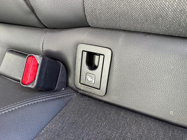 Toyota COROLLA 1.8 HYBRID DYNAMIC 5-DRS AUTOMAAT LUXE UITVOERING!