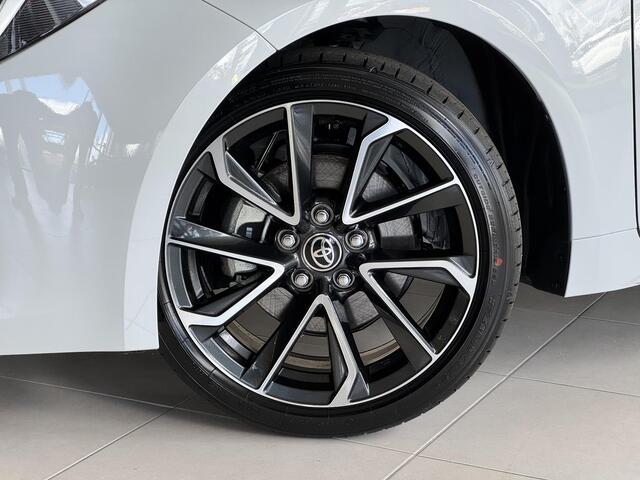 Toyota COROLLA Hybrid 180 Executive | Nieuw op voorraad | HUD | JBL | BSM | Full-LED |