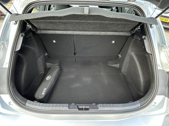 Toyota COROLLA 1.8 Hybrid Active 1e Eigenaar / Dealeronderhouden / Climate Control / Cruise Control Adaptief