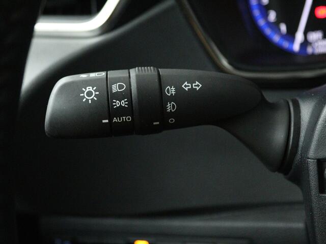 Toyota COROLLA Hybrid 140 Dynamic (Team D) | Navigatie | PDC |