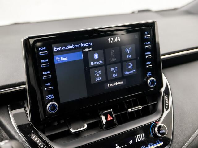Toyota COROLLA 1.8 Hybrid Sport Automaat (APPLE CARPLAY, GROOT NAVI, CAMERA, ADAPTIVE CRUISE, SPORTSTOELEN, KEYLESS, LM VELGEN, LED KOPLAMPEN, LANE ASSIST, NIEUWSTAAT)
