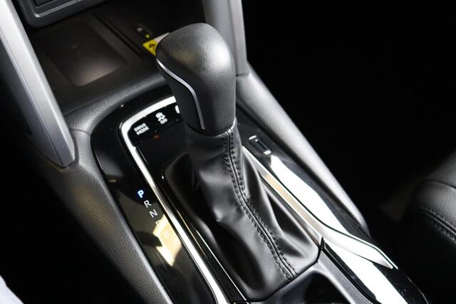 Toyota COROLLA Cross 2.0 High Power Hybrid First Edition, Trekhaak, , Parkeersensoren, Half Leder