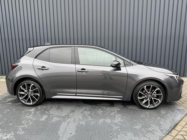 Toyota COROLLA Hybrid 140 Executive / Bi tone | Schuif-/kantel dak | JBL | Head-up | 18 inch | Rijklaar!!!