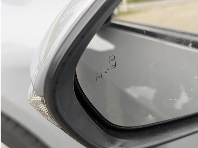 Toyota COROLLA Touring Sports 1.8 Hybrid Business Plus | Stuur- & stoelverwarming | Trekhaak | PDC | BSM | Elektrische a.klep | Carplay & Android auto