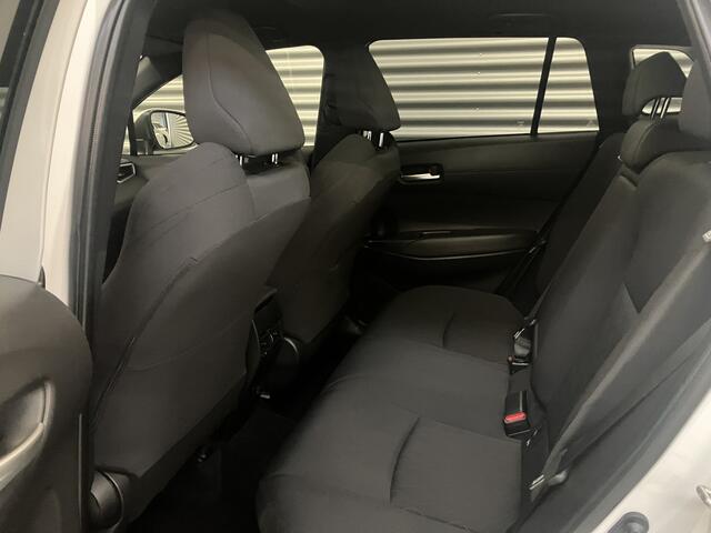 Toyota COROLLA Cross HYBRID STYLE/PDC/DODEHOEK/EL A KLEP/NAVI/LED/CARPLAY/ENZ