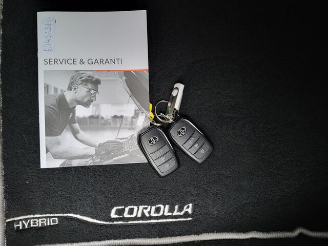 Toyota COROLLA Touring Sports Hybrid 140 Dynamic Automaat / tot 10 jaar Garantie* / Winter Pakket / All Season banden / Adaptief CC / Stuur-, Stoel en voorruitverwarming / Draadloze telefoon lader / Apple Carplay / Android Auto / Achteruitrijcamera /