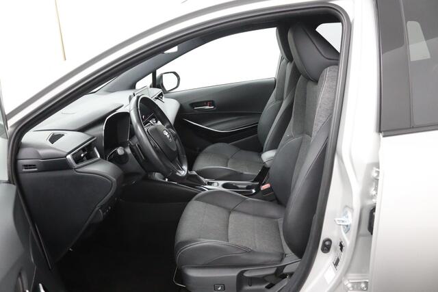 Toyota COROLLA Touring Sports 2.0 Hybrid Dynamic | Parkeersensoren Rondom | Led Verlichting | Stoelverwarming | Privacy Glas |