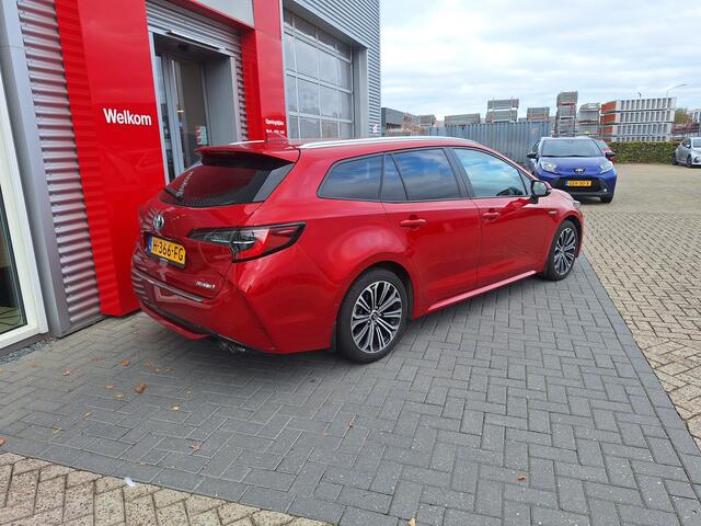 Toyota COROLLA Touring Sports 2.0 Hybrid Style met trekhaak