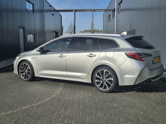 Toyota COROLLA Touring Sports 2.0 Hybrid Business Sport Intro