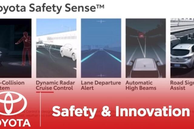 Toyota COROLLA Touring Sports 1.8 Hybrid Business Plus, Trekhaak , Parkeersensoren, Stoelverwarming