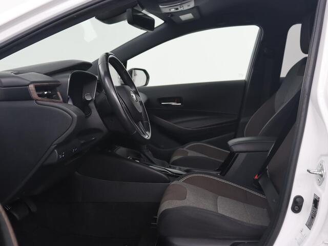 Toyota COROLLA 1.8 Hybrid Trek | Stoelverwarming | Adaptive cruise | Trekhaak | Carplay | Camera | Keyless | Full LED | Navigatie | Climate control