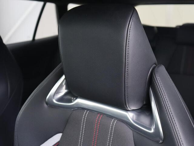 Toyota COROLLA 2.0 Hybrid GR-Sport | Trekhaak | Stoelverwarming | Adaptive cruise | Carplay | Navigatie | Keyless | Sportstoelen | Full LED | Half leder | Climate control