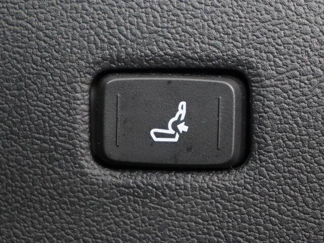 Toyota COROLLA 2.0 Hybrid GR-Sport | Trekhaak | Stoelverwarming | Adaptive cruise | Carplay | Navigatie | Keyless | Sportstoelen | Full LED | Half leder | Climate control