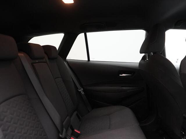 Toyota COROLLA Touring Sports 2.0 Hybrid Dynamic 180pk Dealer O.H. | Adaptive Cruise | Camera | Sportstoelen & Stuur Verwarmd | Apple Carplay | Keyless | Blis | Navigatie | DAB |