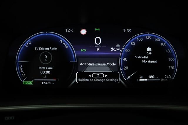 Toyota COROLLA Cross Hybrid 140 Active | Adaptive Cruise Control | Achteruitrijcamera | Trekhaak | All Season banden |