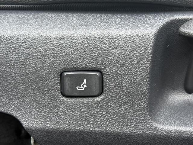 Toyota COROLLA 1.8 Hybrid Executive **NAVIGATIE/ PARKEERSENSOREN/ KEYLESS/ 36 MAANDEN GARANTIE**