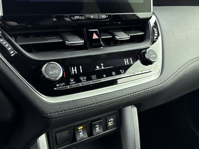 Toyota COROLLA Cross 200 High Power Hybrid First Edition | NL-Auto | Navigatie | Trekhaak | Parkeercamera |