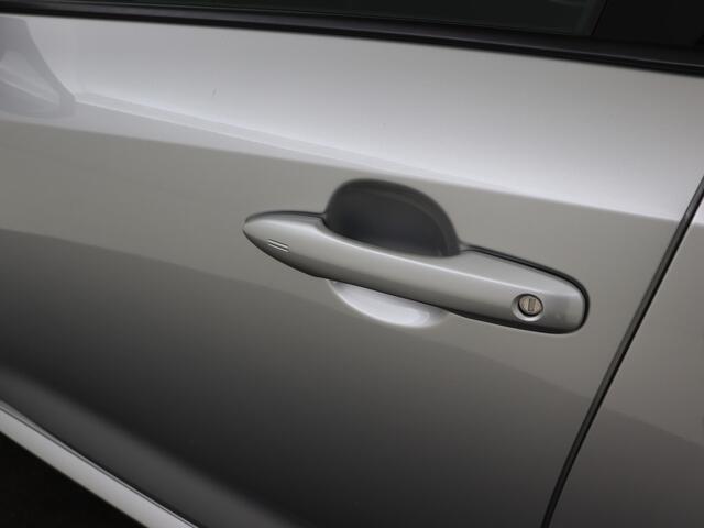 Toyota COROLLA Touring Sports 1.8 Hybrid Style Bi-Tone | Limited |