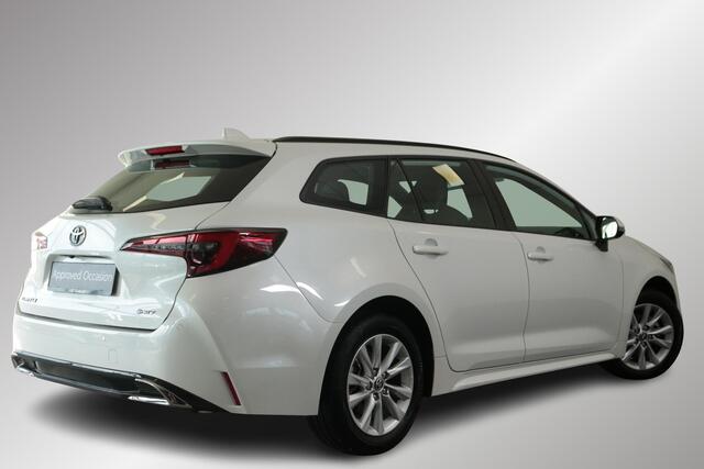 Toyota COROLLA Hybrid 140 Dynamic, Parkeersensoren , Stuur en stoelverwarming, Camera, Sensoren, Apple Carplay / Android Auto, Keyless!