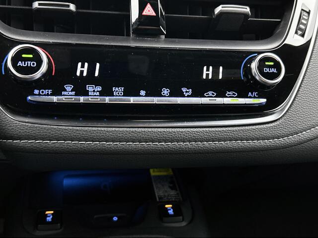 Toyota COROLLA 1.8 Hybrid Dynamic | Parkeersensor achter | Half leder |