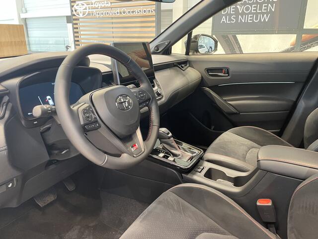 Toyota COROLLA Cross Hybrid 180 GR Sport | Apple Carplay | Toyota Safety Sense | Dikke uitvoering | Achteruitrijcamera |