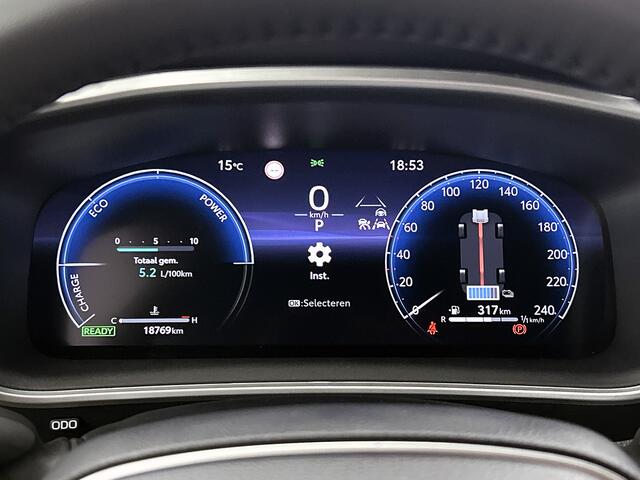 Toyota COROLLA Cross Hybrid 140 Style | Draadloze Telefoonlader | Elektrische Achterklep | Parkeersensoren V+A |