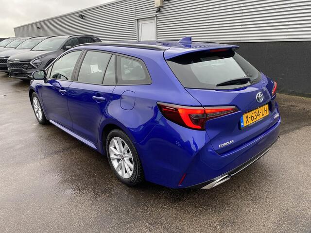 Toyota COROLLA Touring Sports Hybrid 140 Active NL Auto, boekjes compleet, navigatie Apple CarPlay/Android Auto, adaptieve cruise control, achteruitrij camera, keyless