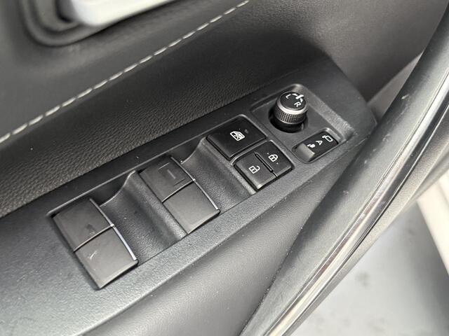 Toyota COROLLA Touring Sports 1.8 Hybrid First Edition Stoel en Stuur verwarming, Full option, BTW auto NL Auto