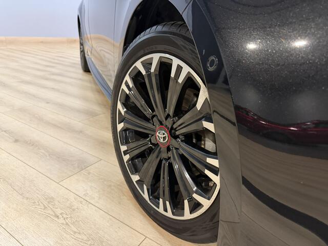 Toyota COROLLA Touring Sports 1.8 Hybrid GR-Sport Kuip stoelen | Airco ECC | Camera | Cruise Control | LED | Stoel Verwarming | Isofix | NAP