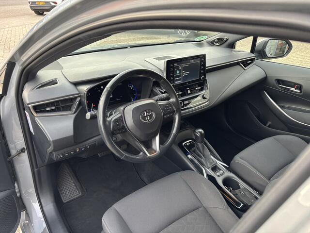 Toyota COROLLA Touring Sports 2.0 Hybrid Dynamic / Allseason Banden / Trekhaak / Stoel, Stuur & Voorruitverwarming / Applecarplay/AndroidAuto /