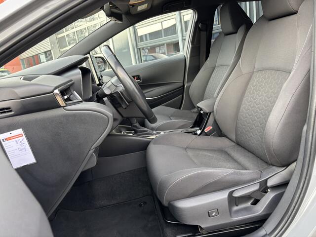 Toyota COROLLA Touring Sports 2.0 Hybrid Dynamic / Allseason Banden / Trekhaak / Stoel, Stuur & Voorruitverwarming / Applecarplay/AndroidAuto /