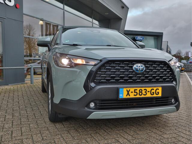 Toyota COROLLA Cross 2.0 Hybrid Active | Navigatie | Stoelverwarming | Stuurverwarming | Apple Carplay/Android Auto | Adaptieve cruise control |