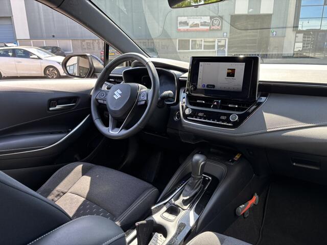 Toyota COROLLA Suzuki Swace 1.8 Hybrid Style / BTW Auto / Camera / Stoel & Stuurverwarming / Adaptive Cruise Control / Applecarplay/AndroidAuto /
