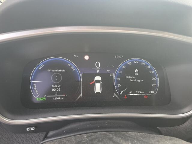 Toyota COROLLA Cross Hybrid 140 Style Bi-Tone | Stuur-/ & Stoelverwarming | Parkeersensoren | Dodehoek detectie | Elektrische kofferbak