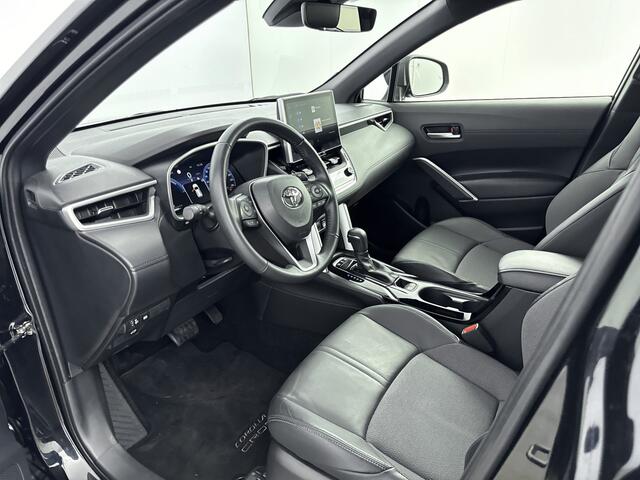 Toyota COROLLA Cross 2.0 High Power Hybrid First Edition | Parkeersensoren V+A | Stoelverwarming | Bekleding Leder/stof |