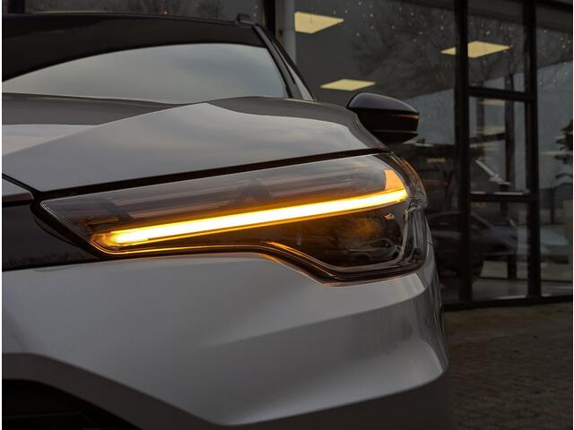 Toyota COROLLA Cross Hybrid 180 GR Sport | JBL | PDC V+A | Stoel- stuurverwarming | Sportstoelen | BSM | Elek. achterklep