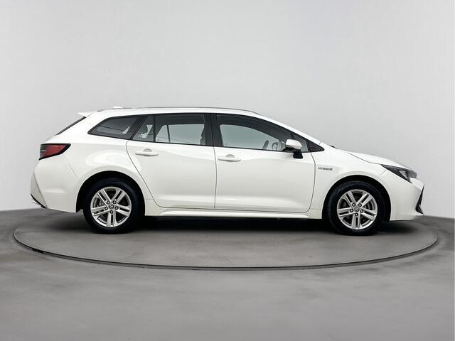 Toyota COROLLA Touring Sports 1.8 Hybrid Active | Trekhaak | Parkeercamera | Apple Carplay -/ Android Auto | Cruise Control Adaptief |
