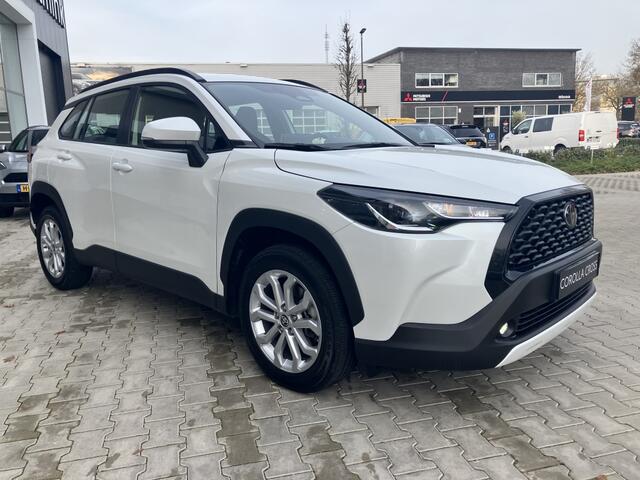 Toyota COROLLA Cross Hybrid 140 Active Plus | Trekhaak | Stuur en Stoelverwarming