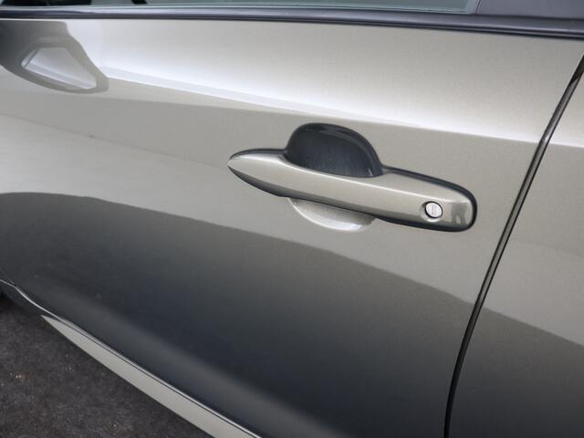 Toyota COROLLA 1.8 Hybrid Business Plus | Stoelverwarming | Draadloos laden | Achteruitrijcamera |