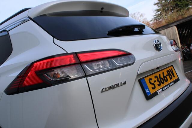 Toyota COROLLA Cross 2.0 HP Hybrid Launch Edition + Trekhaak