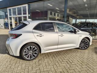 toyota-corolla-1.8-hybrid-dynamic-