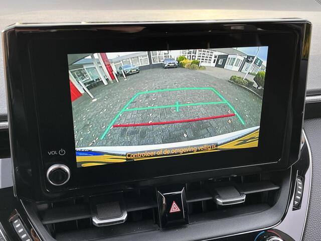Toyota COROLLA Touring Sports 1.8 Hybrid Business Plus | Navigatie | Stoelverwarming | Keyless entry | 17 inch LM-velgen |