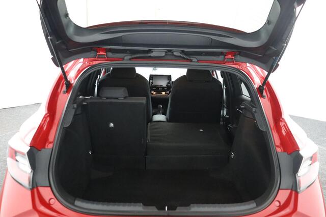 Toyota COROLLA 1.8 Hybrid Business Intro | Trekhaak | Stoel/stuurverwarming | Parkeersensoren | Navigatie |