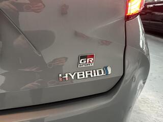 toyota-corolla-touring-sports-1.8-h